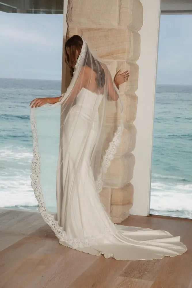 Richards Designs Lace Edged Veil