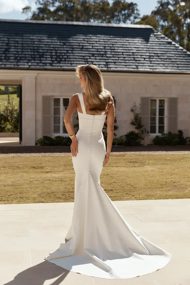 jane hill wedding dress designer Jane Hill Wedding Dresses at The Aisle