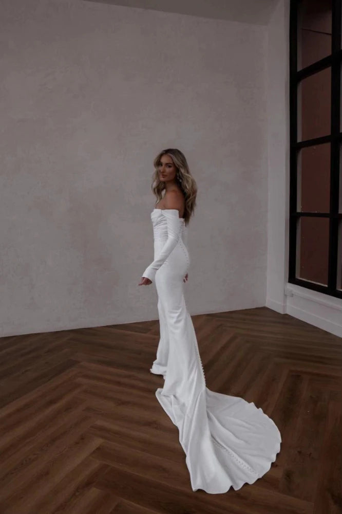 Made With Love Winter Curve Wedding Dress Made With Love Winter Curve Wedding Dress