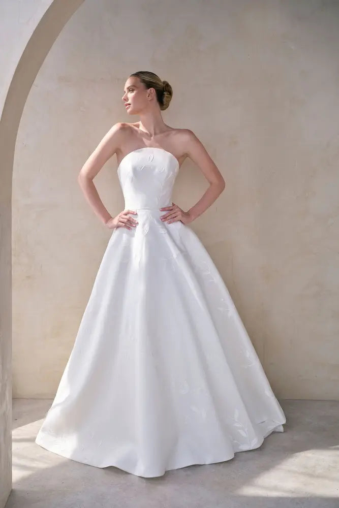 Suzanne Neville Fleurisse designer wedding dress