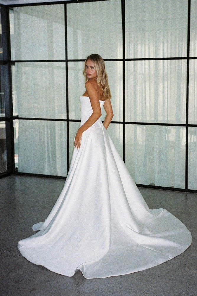 
                  
                    KYHA BRIDE ASPEN WEDDING DRESS
                  
                