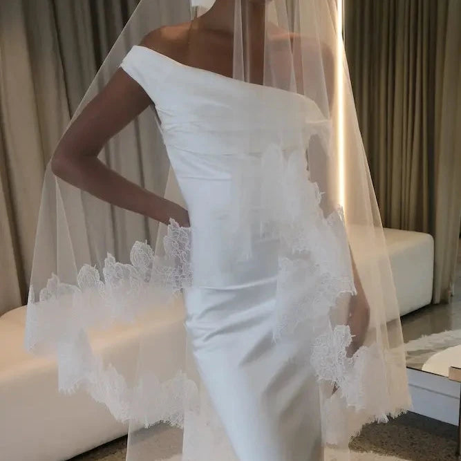 Brides Lace Veil