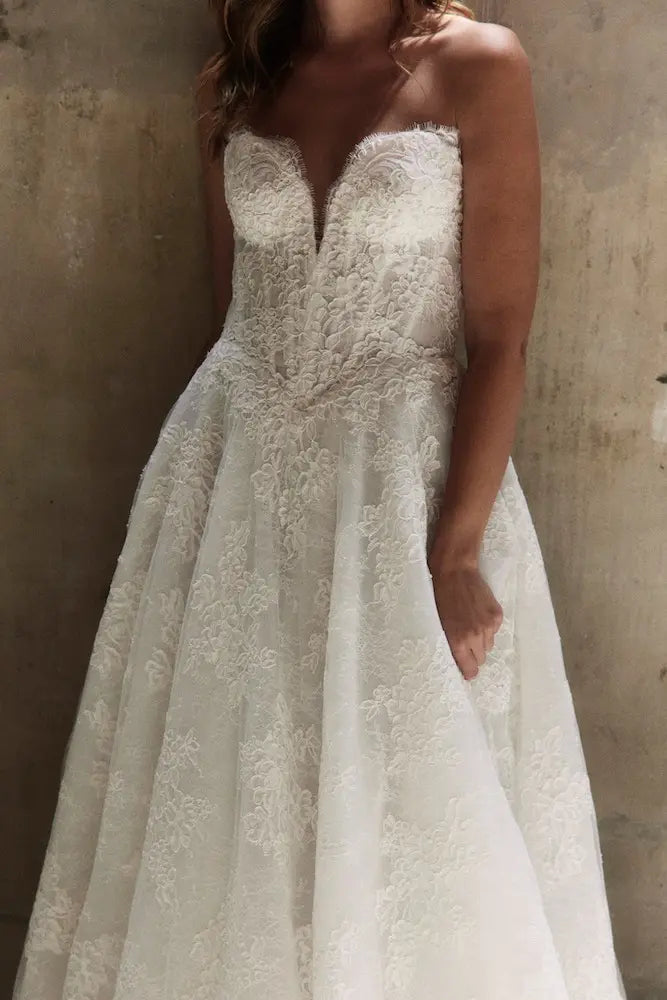 Designer wedding dress Alena Leena Iberis