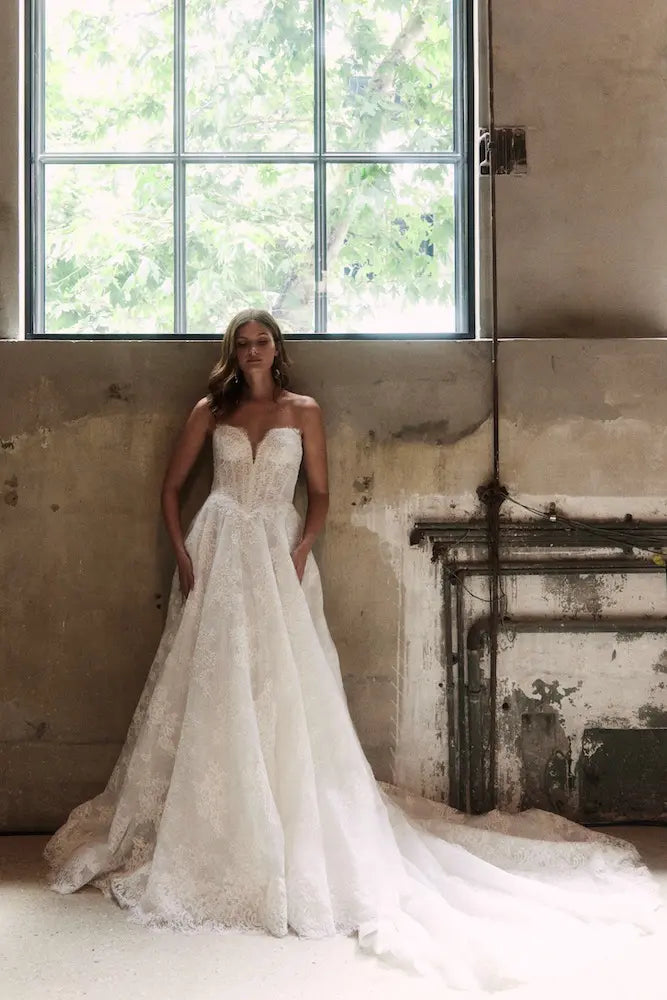 Designer wedding dress Alena Leena Iberis