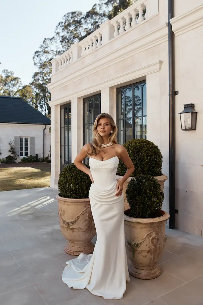 
                  
                    designer wedding dresses
                  
                