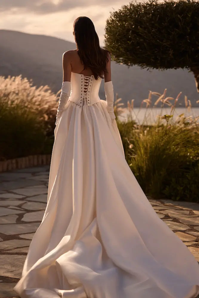 Milla Nova Aveline wedding dress