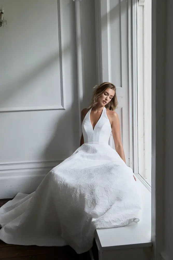 designer wedding dress suzanne neville soie