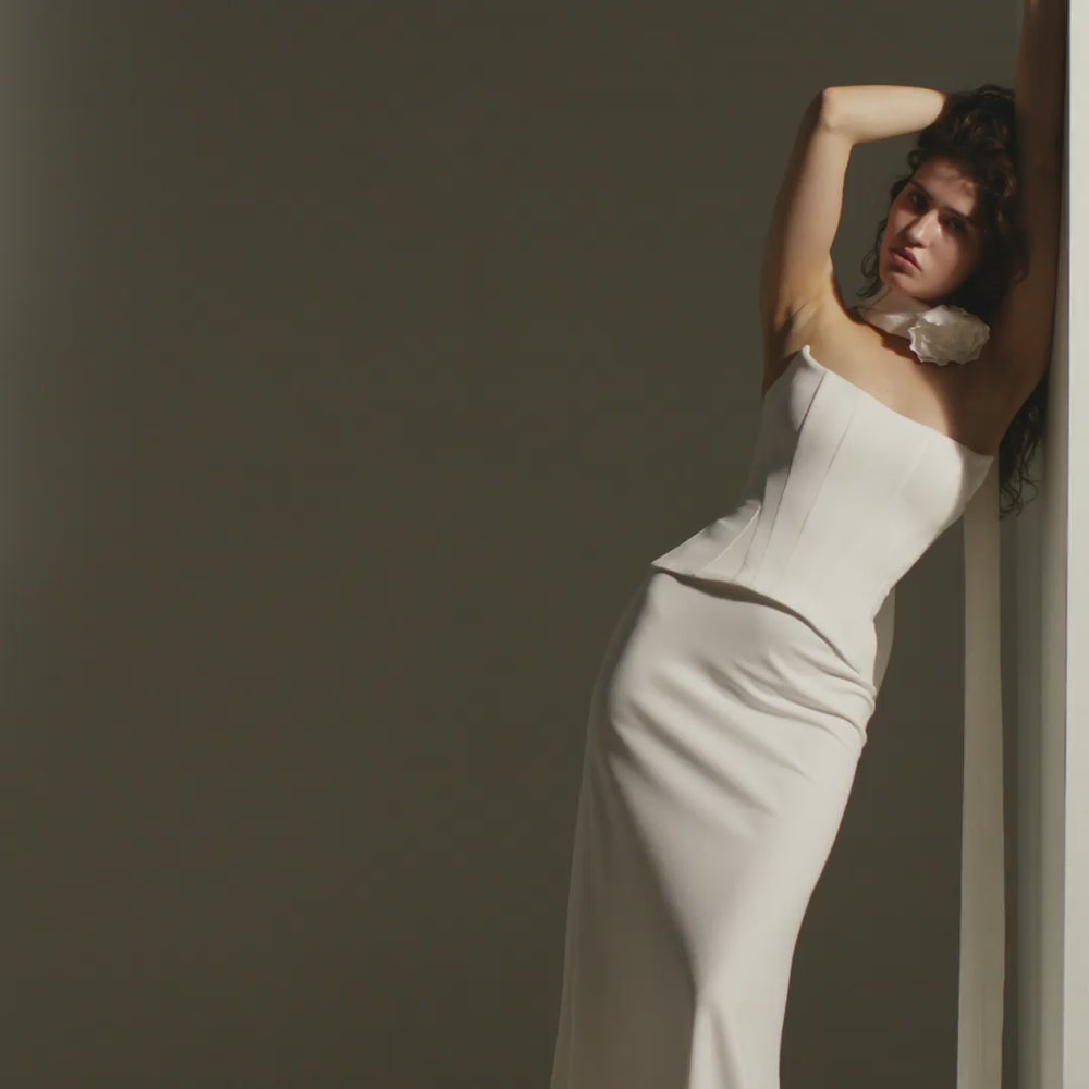 
                  
                    Load and play video in Gallery viewer, Eva Lendel Colter Set
                  
                