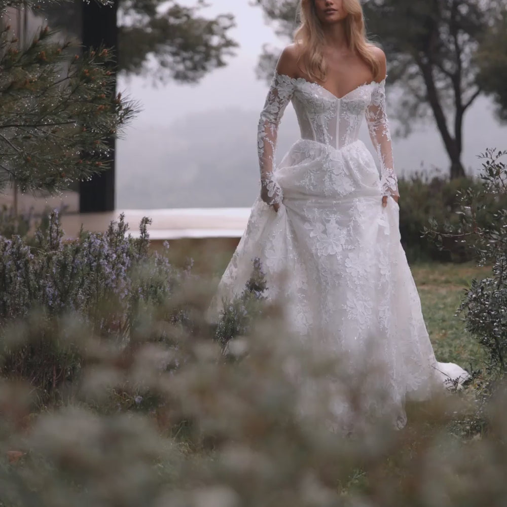 
                  
                    Load and play video in Gallery viewer, Eva Lendel Hugo wedding dress
                  
                