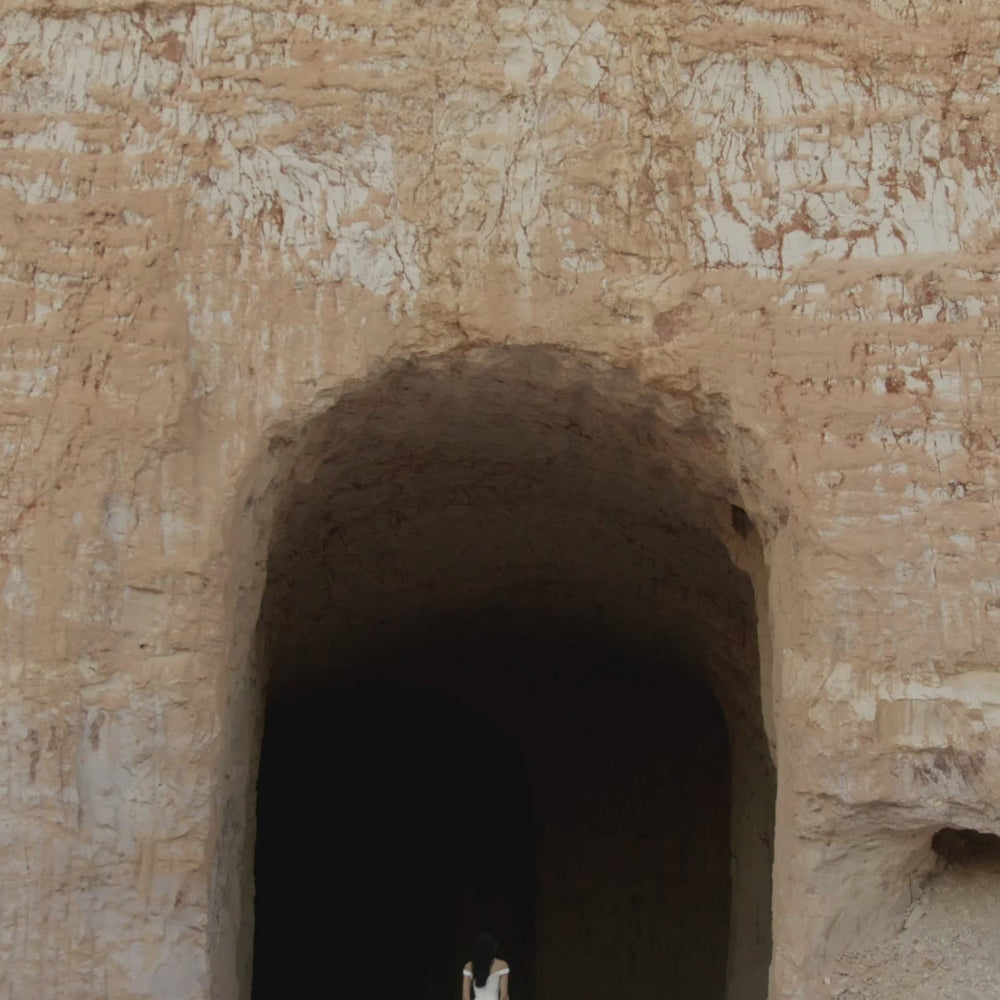 
                  
                    Load and play video in Gallery viewer, KYHA Bride Winton
                  
                