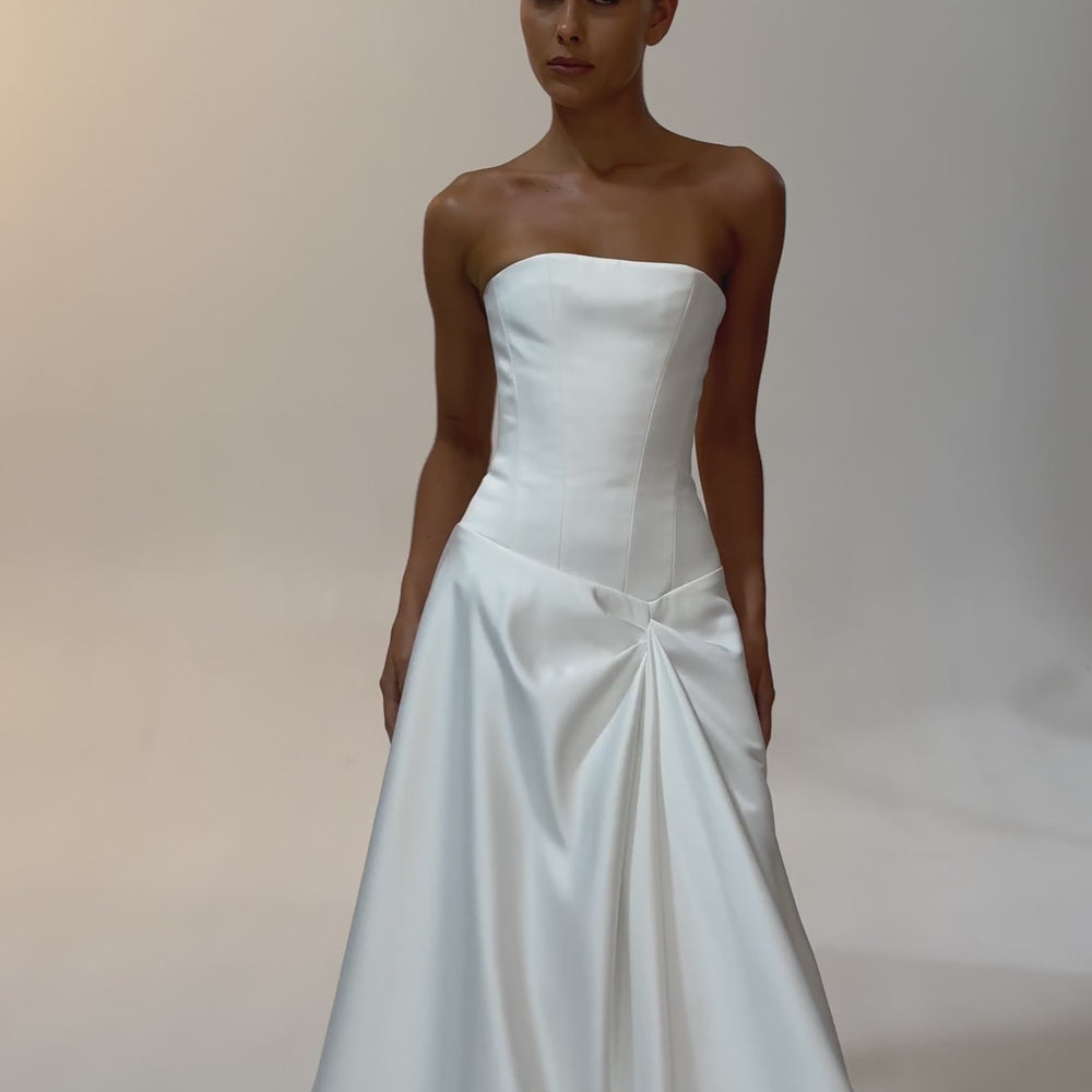 
                  
                    Load and play video in Gallery viewer, KYHA BRIDE ASPEN WEDDING DRESS
                  
                