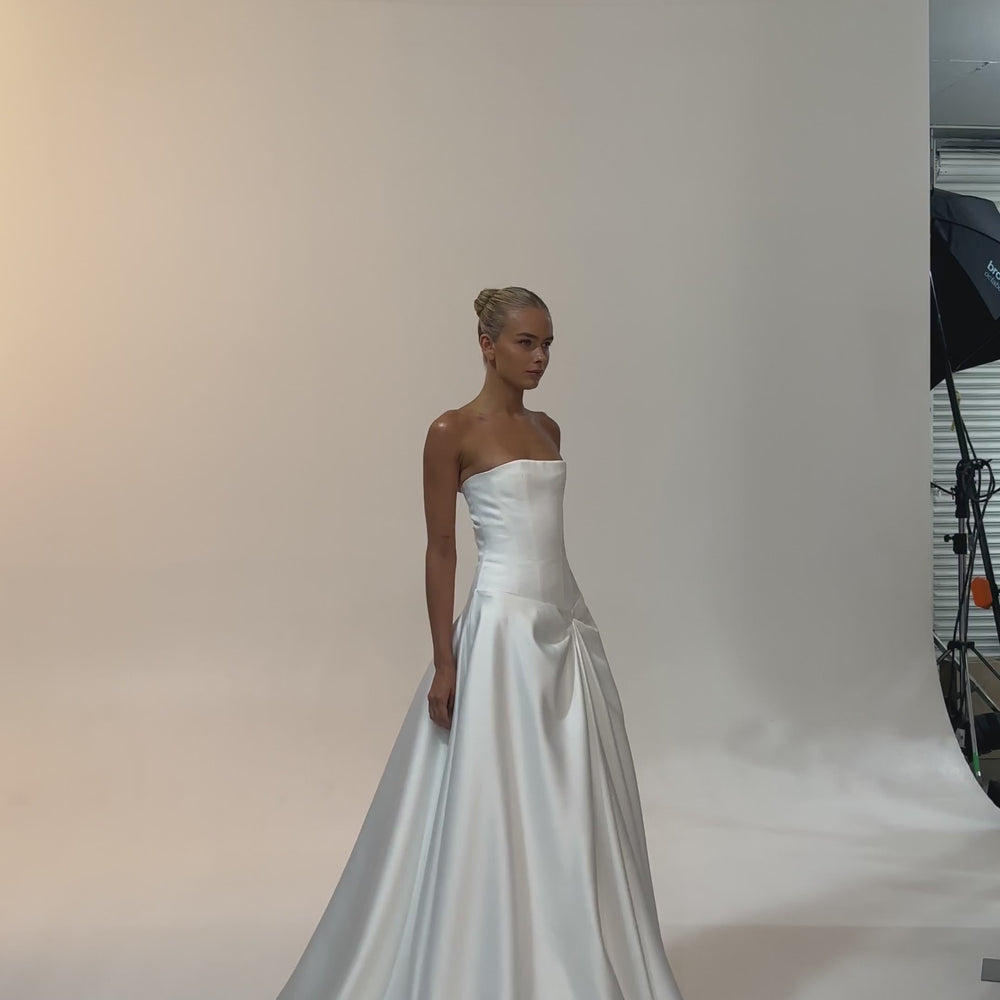 
                  
                    Load and play video in Gallery viewer, KYHA BRIDE ASPEN WEDDING DRESS
                  
                