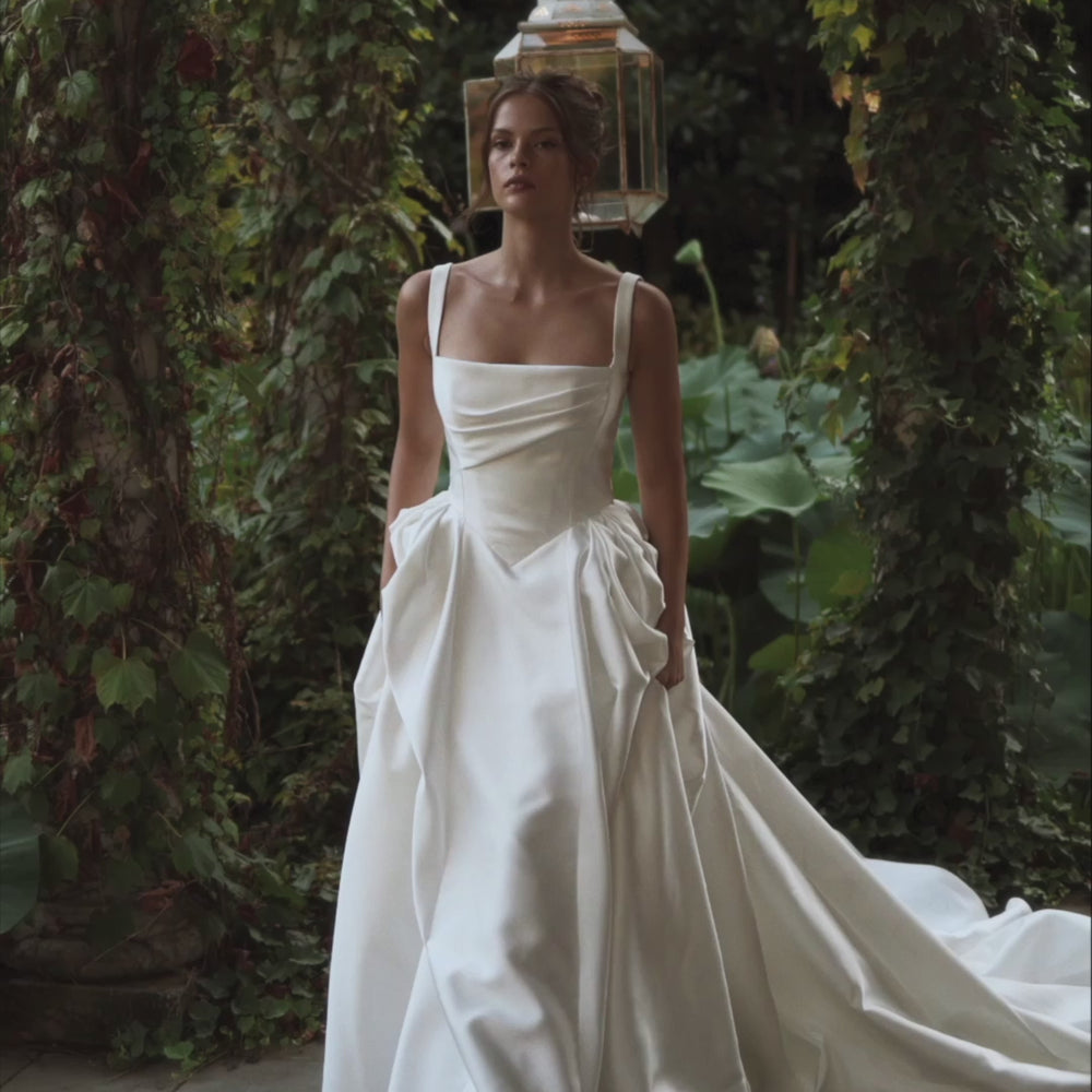
                  
                    Load and play video in Gallery viewer, Milla by Lorenzo Rossi Ermana wedding dress
                  
                