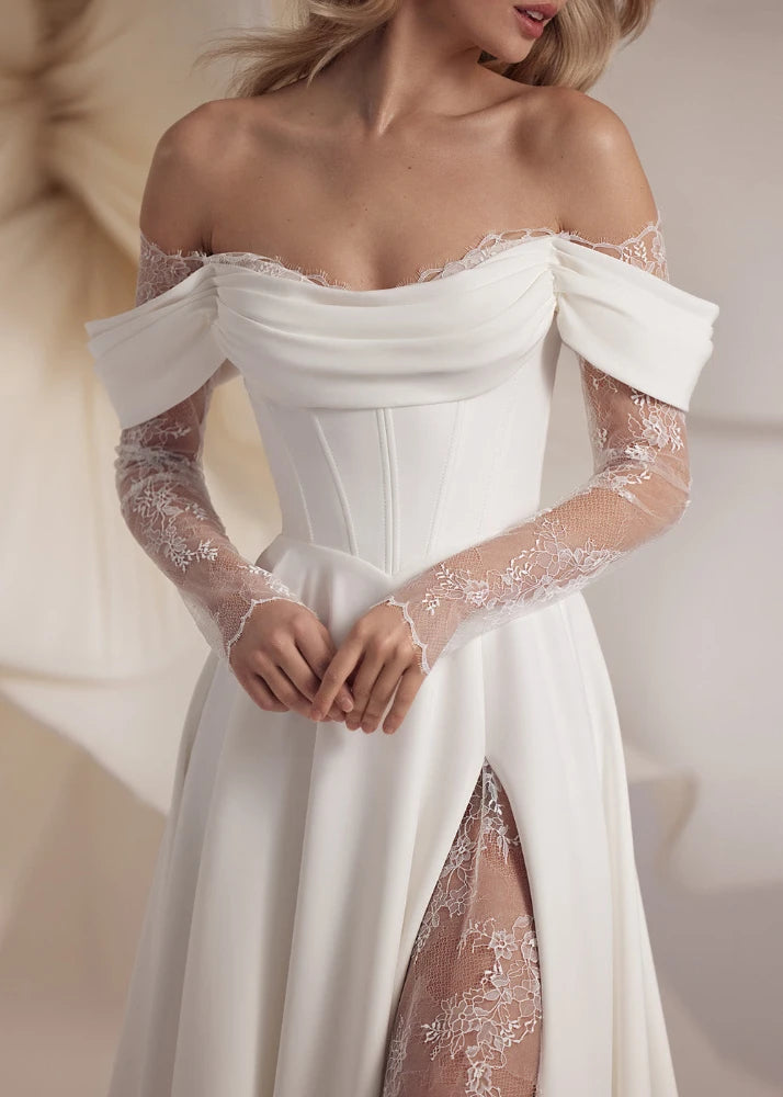 
                  
                    Eva Lendel Baccara
                  
                