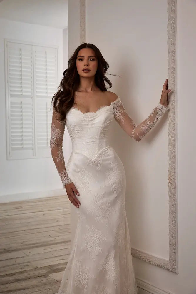 
                  
                    Suzanne Neville Camomile designer edding dress
                  
                