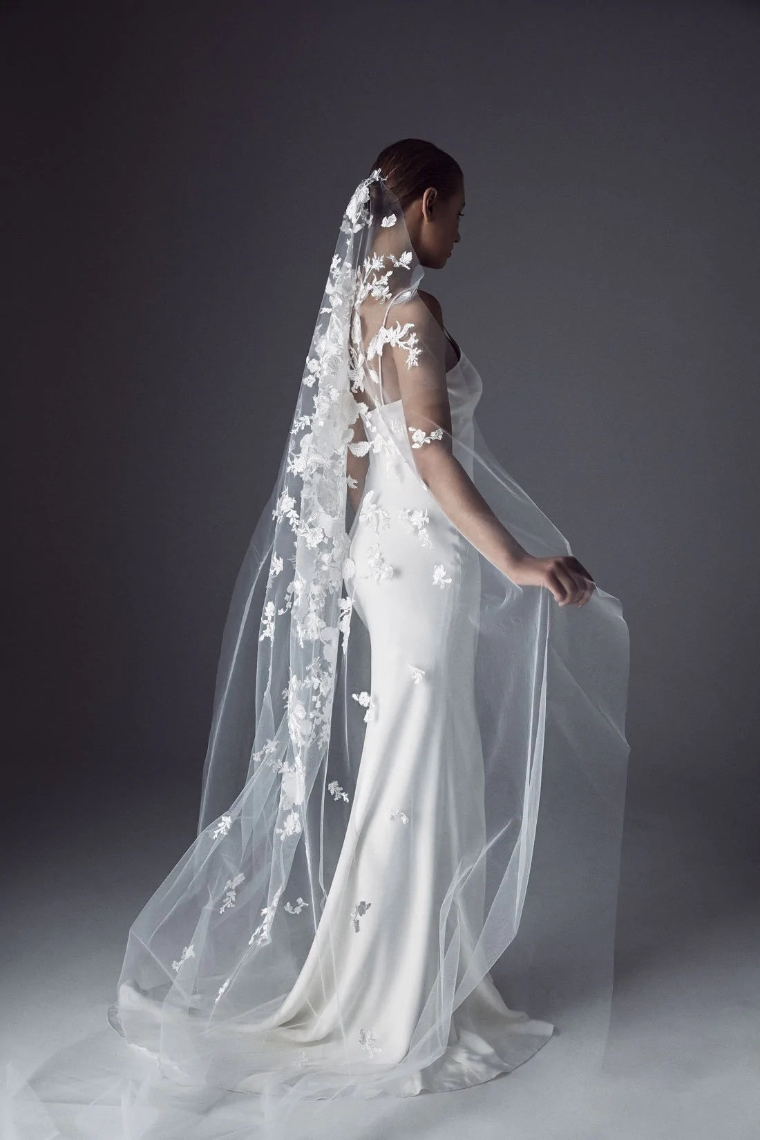 Bries Lace Veil