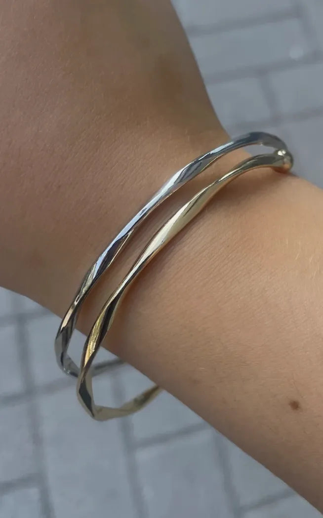 Brides wedding bangle bracelet