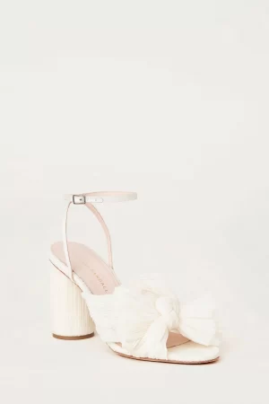 wedding-shoes-newcastle-loefflerrandallcamelliapearl